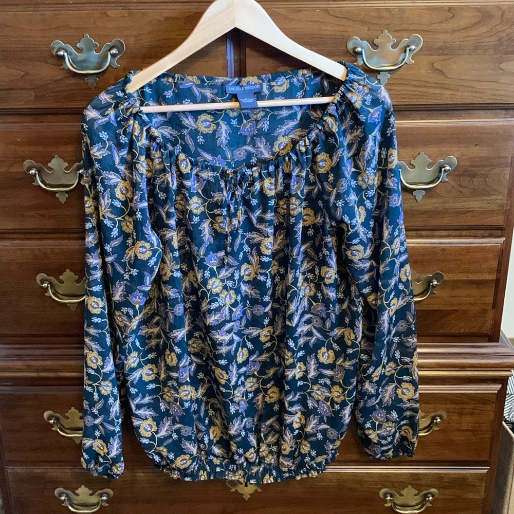 Chelsea & Theodore Women’s Floral Top